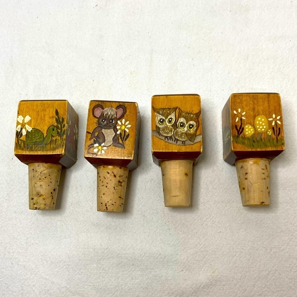 VtgHand Painted Wood Bottle Stoppers Set of 4 Owl Mushroom Mouse Turtle - Picture 2 of 6